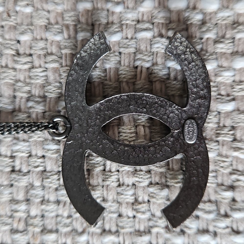 Chanel Gunmetal CC Logo Crystal Pendant Necklace Blue Clear 05P - Picture 5 of 6